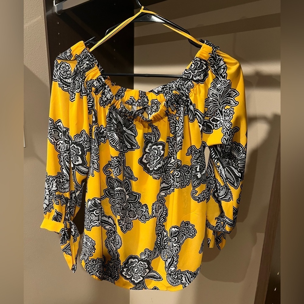 Women’s Express Short Top